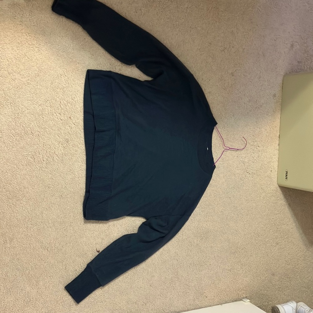 Sweater cropped top